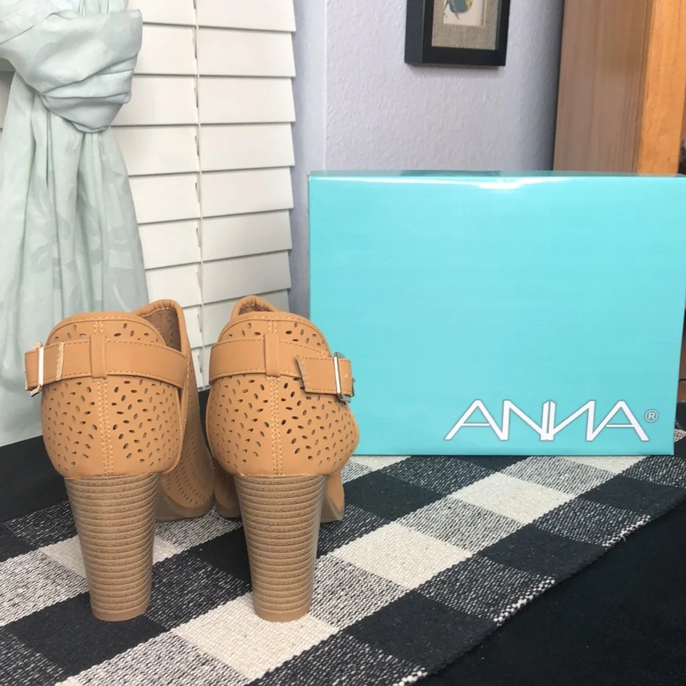 Anna Sapphire Tan Peep Toe Booties NIB